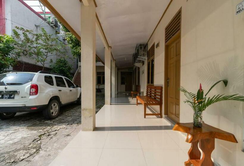 هتل Reddoorz Near Rs Awal Bros Sudirman Pekanbaru