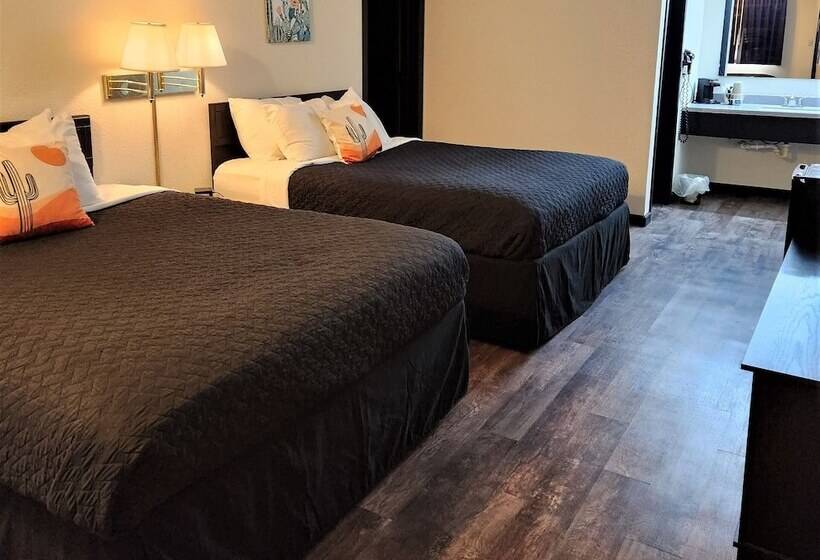 Мотель Cactus Inn & Suites