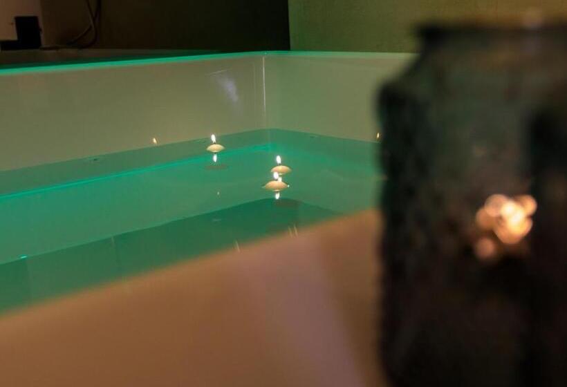 پانسیون Iris Luxury Suite