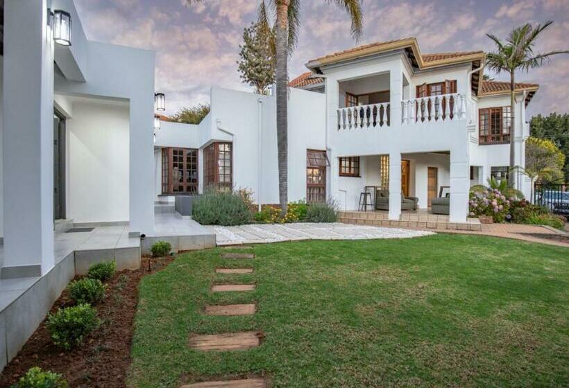 پانسیون Kelkiewyn Waterkloof Guesthouse