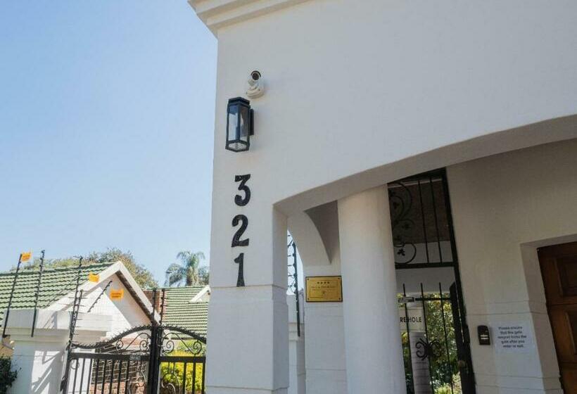 پانسیون Kelkiewyn Waterkloof Guesthouse