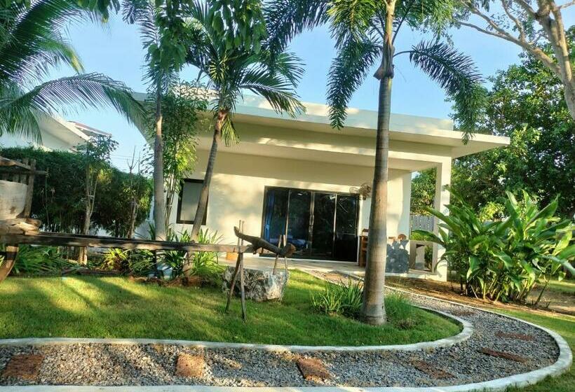 Sunset Resorts And Bar