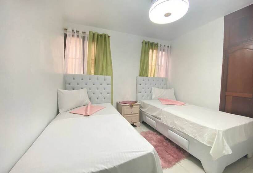 9 Santiago Monumental Area Cozy 3 Bedrooms   Wifi  Apartment For 7 Peoples   Transportation 24 Hours