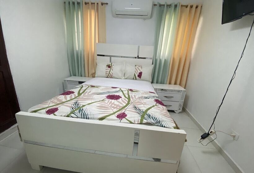 9dr 3 Bedroom Apartment Near Monumental Area