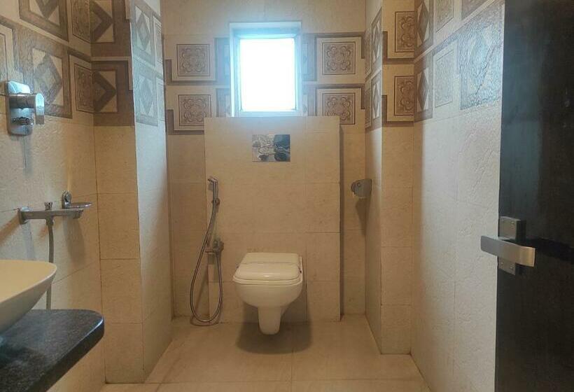 هتل Rudraksh  Near Vip Airport Guwahati