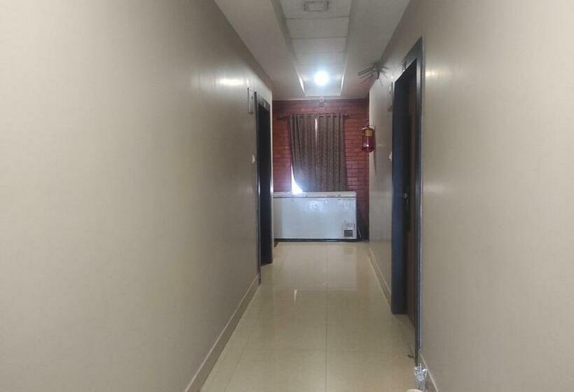 هتل Rudraksh  Near Vip Airport Guwahati