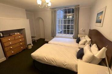 هتل Brighton House