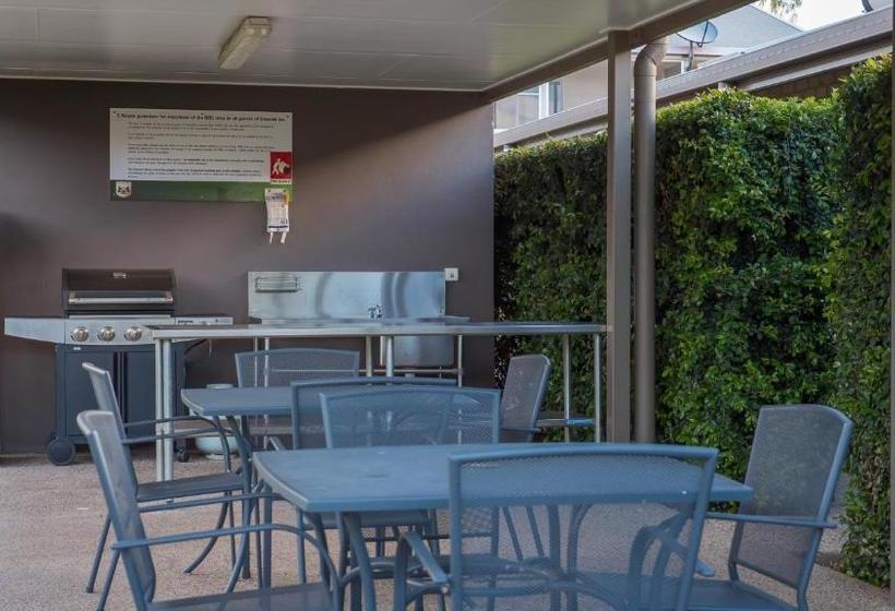 فندق Emerald Inn By Travellers