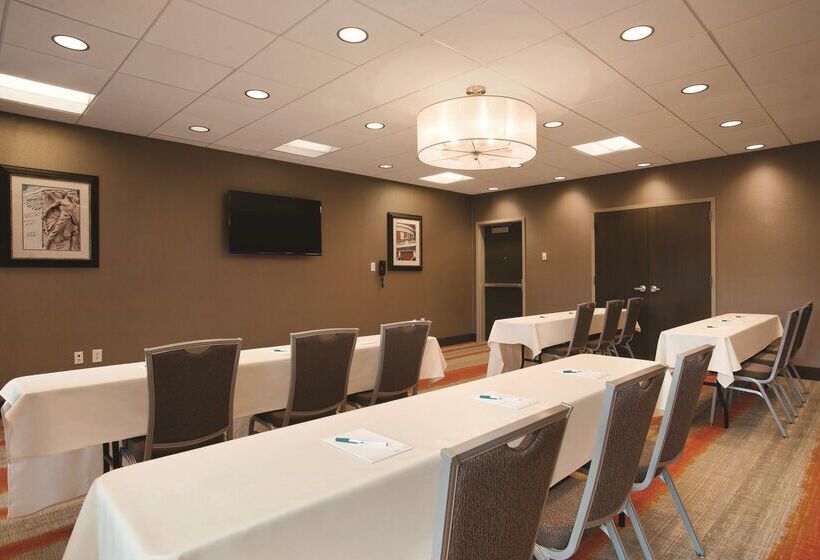 בית מלון כפרי Homewood Suites By Hilton Charlottesville, Va