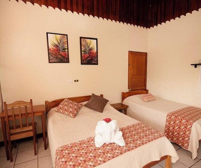 هتل Jardines Arenal