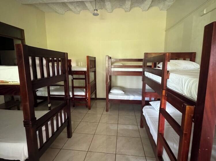 هتل Jardines Arenal