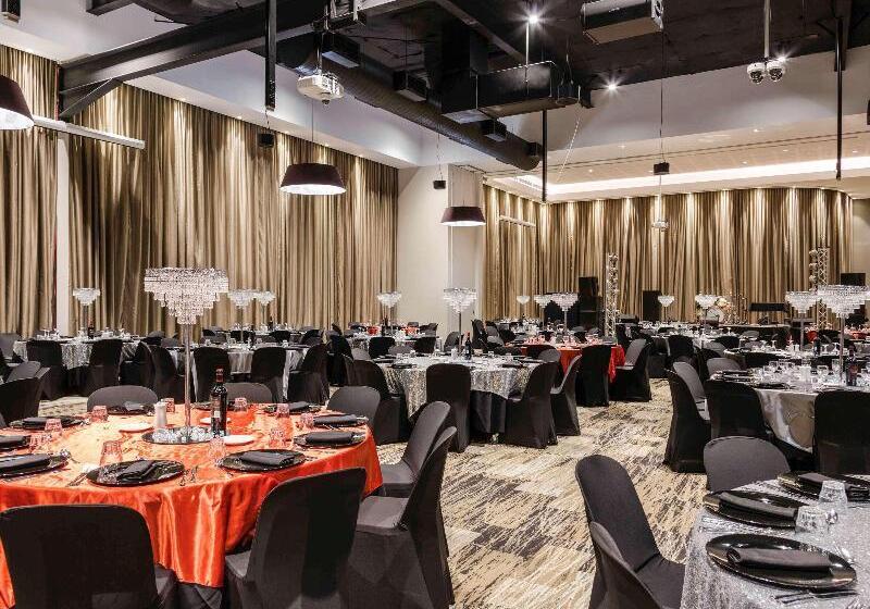 فندق Mantra Gladstone