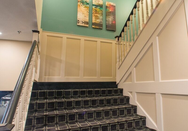 هتل Northfield Inn Suites And Conference Center