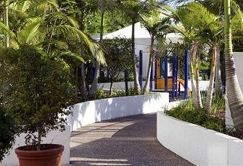 هتل Ramada Resort By Wyndham Golden Beach