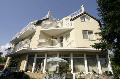 Solaris Apartments