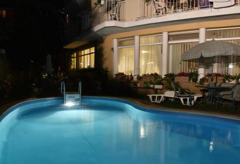 Solaris Apartments