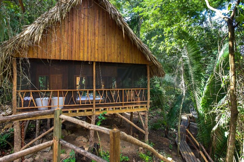 هتل Sweet Songs Jungle Lodge, A Muy’ono Resort