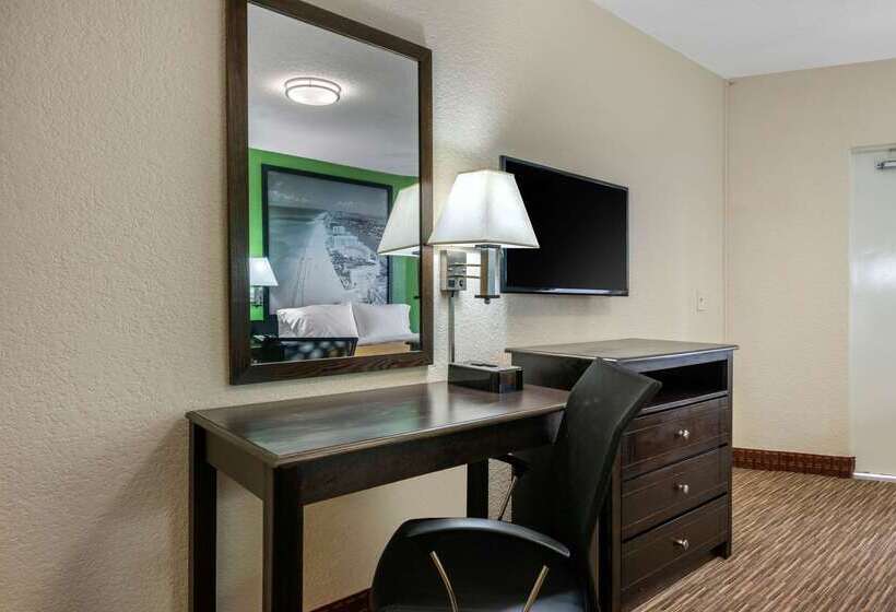فندق على الطريق Quality Inn Daytona Beach Oceanfront