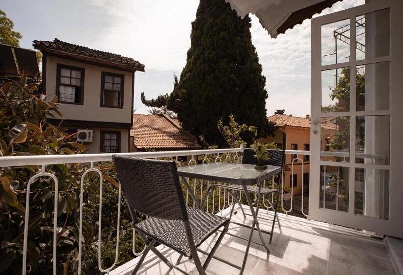 پانسیون Atici