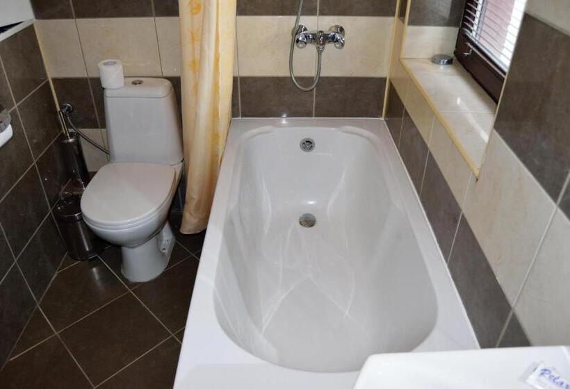 Persey Flora Apartments