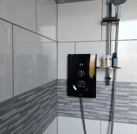 پانسیون Spacious Self Contained Accommodation 135 Cantebury Road