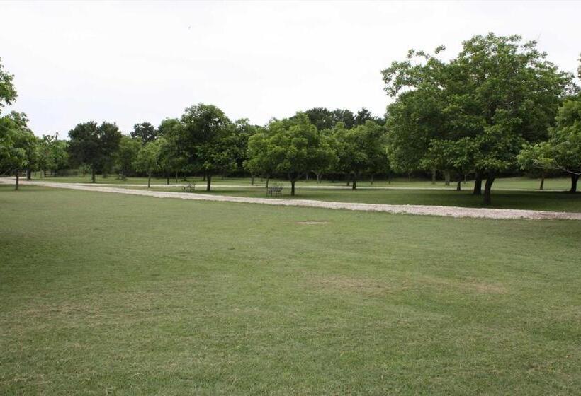 민박 Double U Barr Ranch   Cowboy Cabin