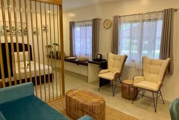 هتل 3 Peaks Resort & Boutique