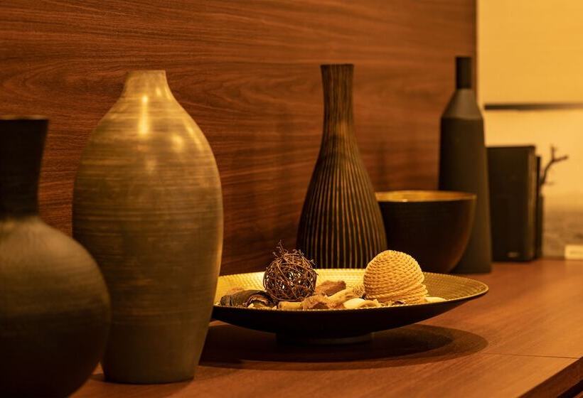 هتل کپسول First Cabin Haneda Terminal 1