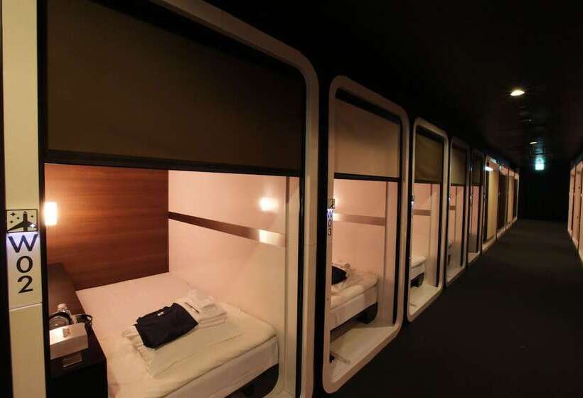 هتل کپسول First Cabin Haneda Terminal 1