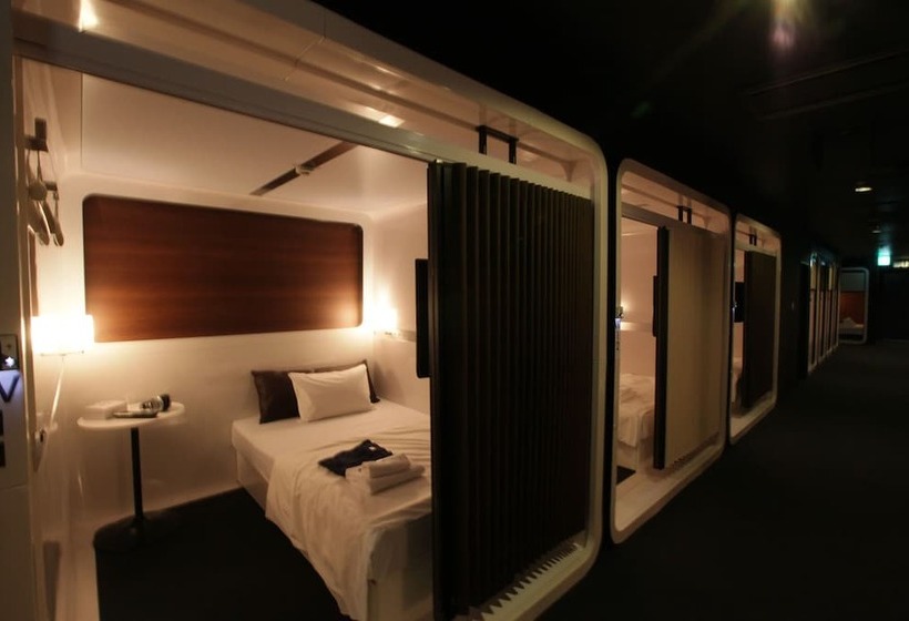 هتل کپسول First Cabin Haneda Terminal 1