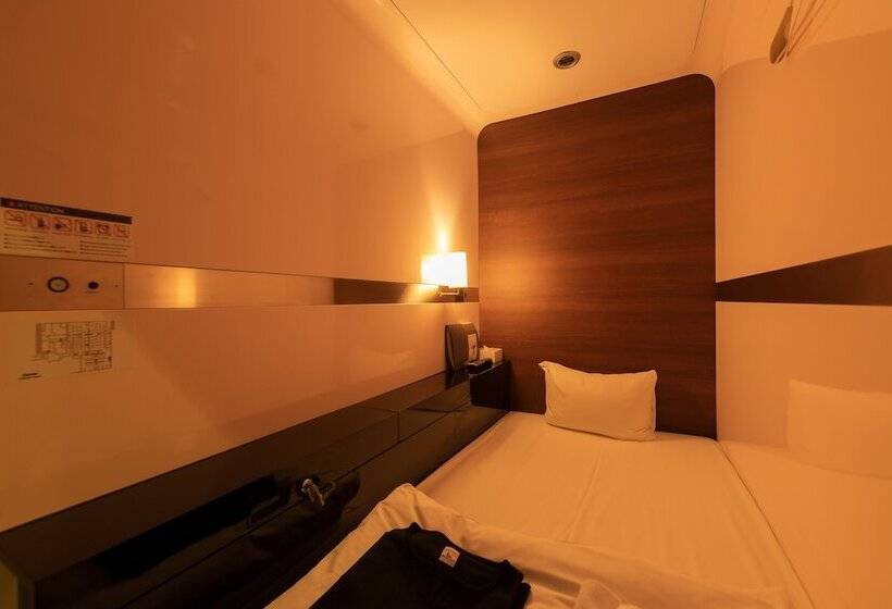 هتل کپسول First Cabin Haneda Terminal 1