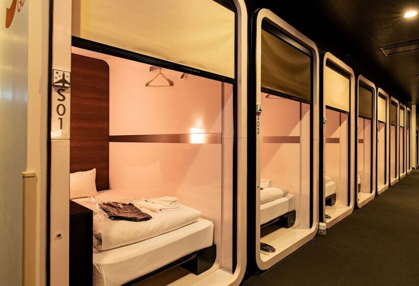 هتل کپسول First Cabin Haneda Terminal 1