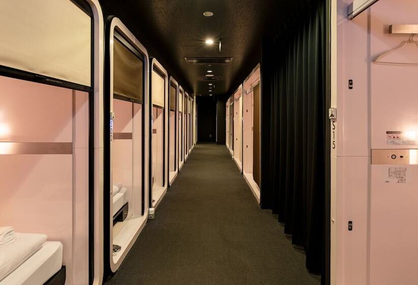 هتل کپسول First Cabin Haneda Terminal 1