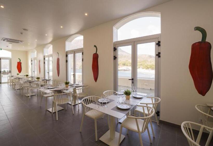 هتل Oasis Tarrafal Alfandega Suites