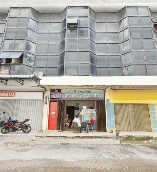 هتل Spot On 91512 Siantan Anambas Syariah