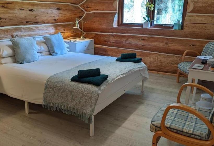 Owl Lodge Bed & Breakfast