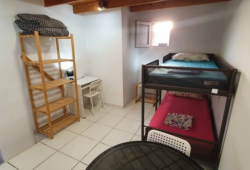 7 Calcosas   Hostel