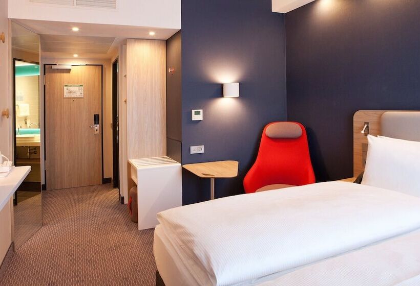 هتل Holiday Inn Express Dusseldorf Airport