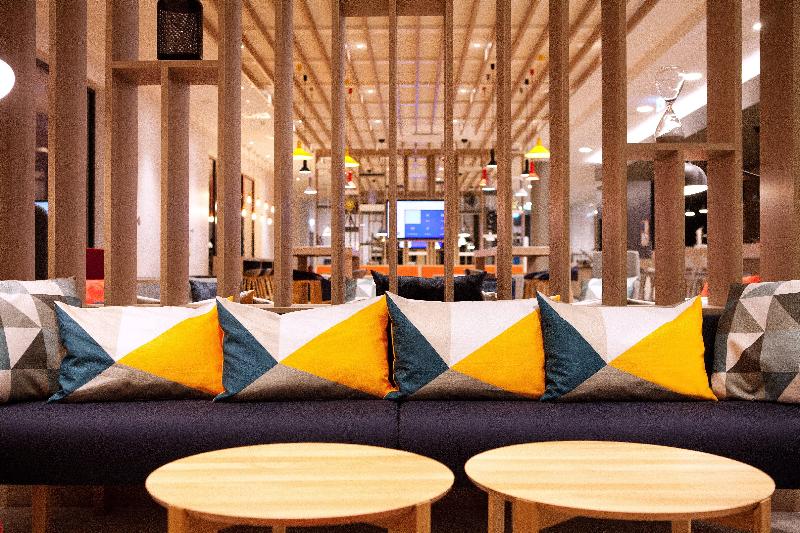 هتل Holiday Inn Express Dusseldorf Airport