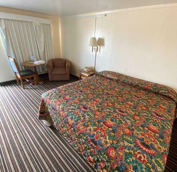 Отель Western Inn