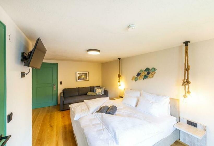 تختخواب و صبحانه Gästehaus Winzerkajüten