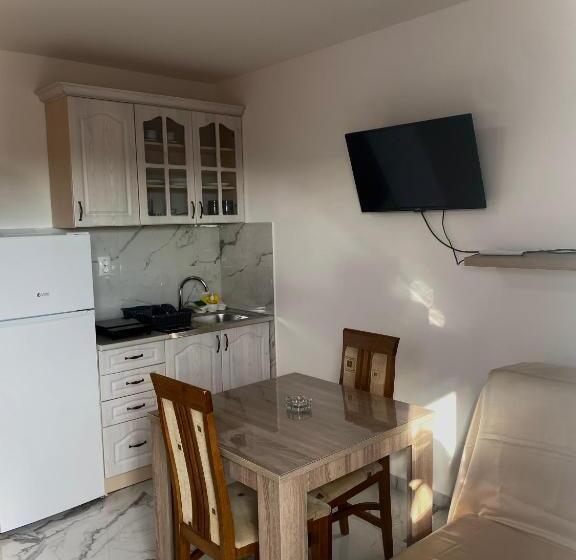 پانسیون Apartmani Orlović Bar