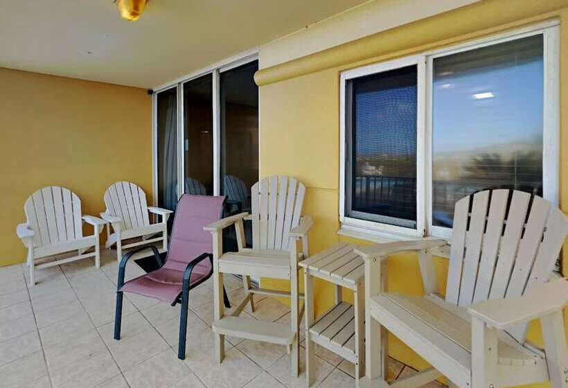 Dune Pointe 201