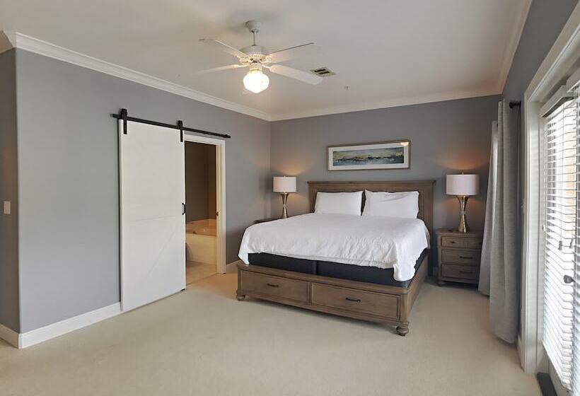 Gulf Place Spires #16b   Relaxation Station