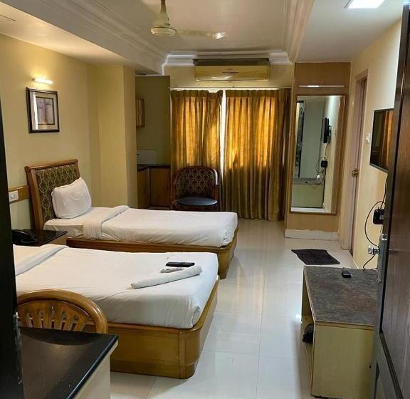 Nakshatree Hotels, Maruthi Residency  Mogappair