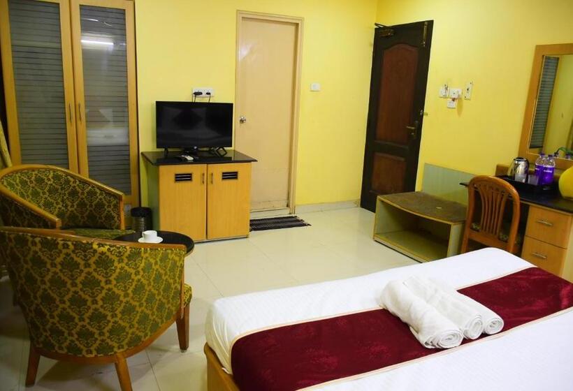 Nakshatree Hotels, Maruthi Residency  Mogappair