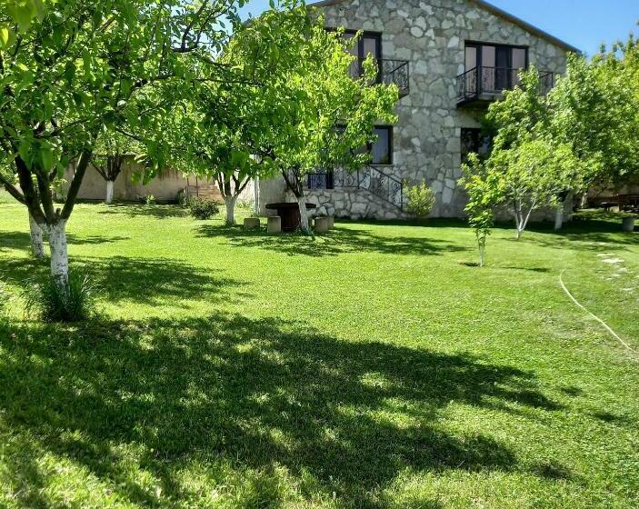 مبيت وإفطار Guest House Ijevan S Garden