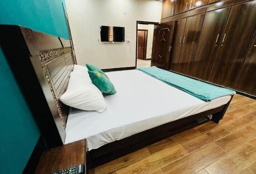 تختخواب و صبحانه The Comfort Lodge
