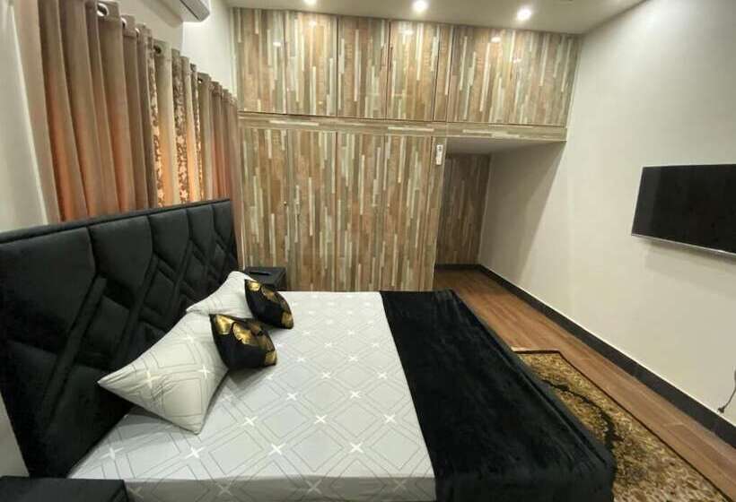 تختخواب و صبحانه The Comfort Lodge