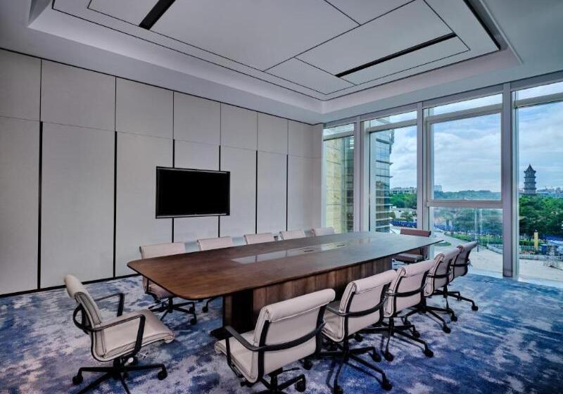 Отель Hilton Foshan Shunde